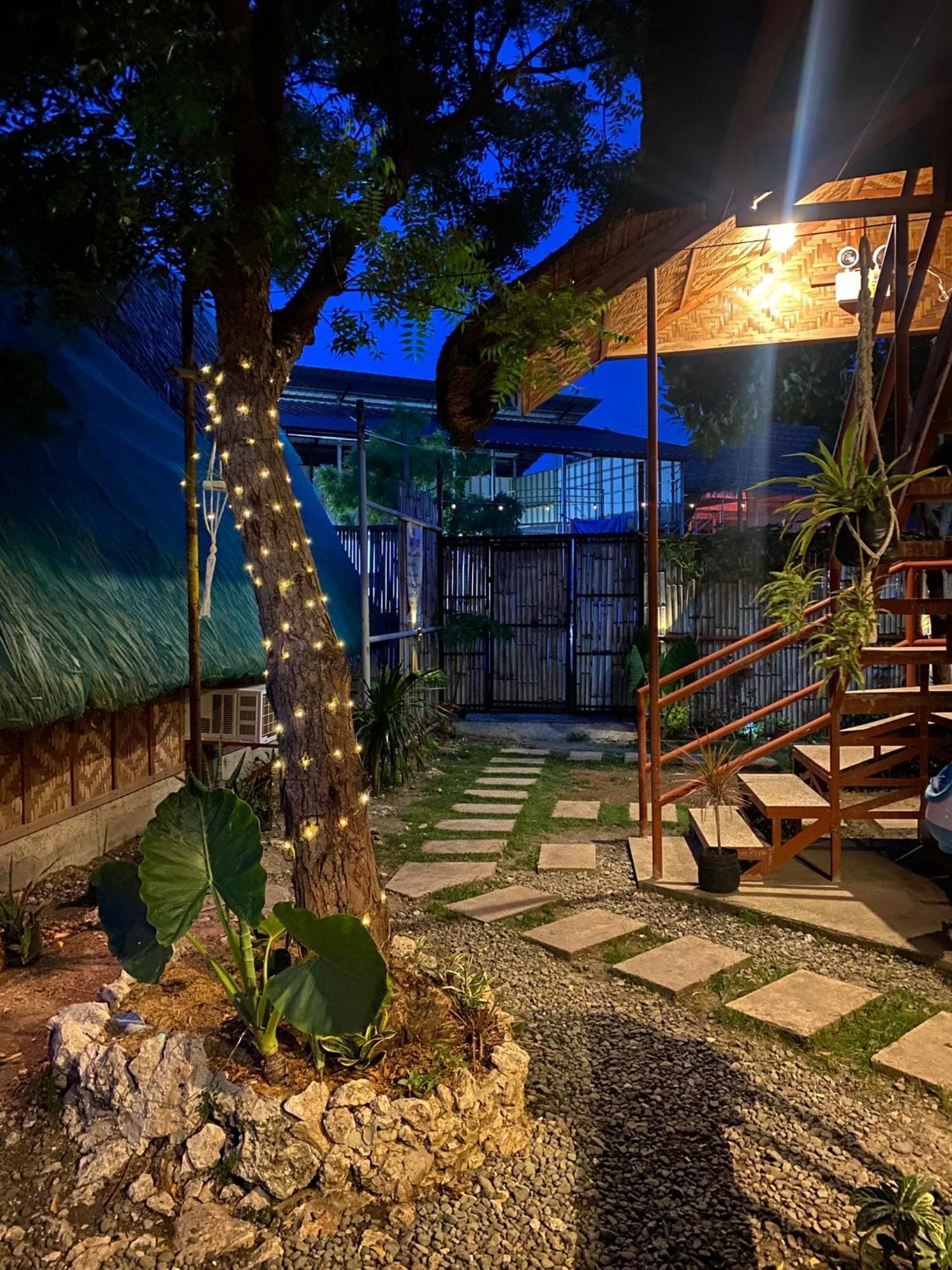 Moalboal Panagsama Beach Topbudz Hostel Eksteriør bilde